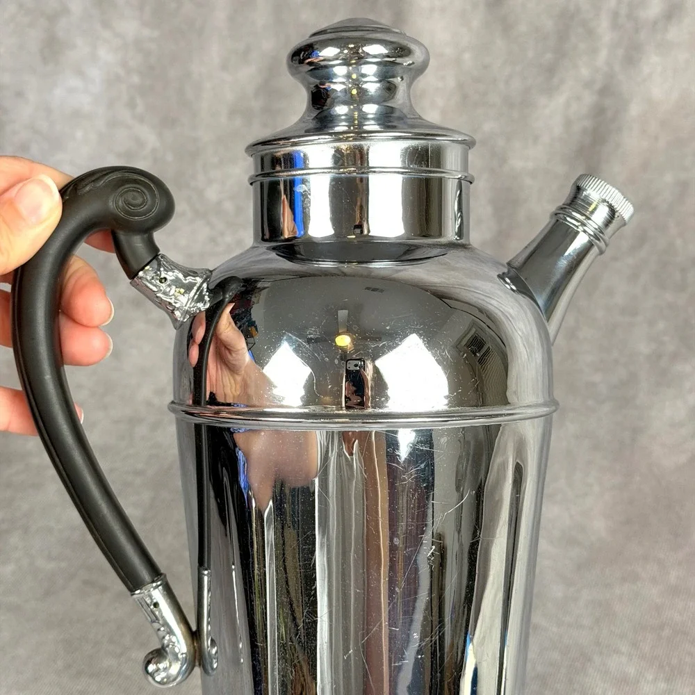 Vintage Art Deco Chrome Cocktail Shaker with Bakelite Handle Mid Century Barware